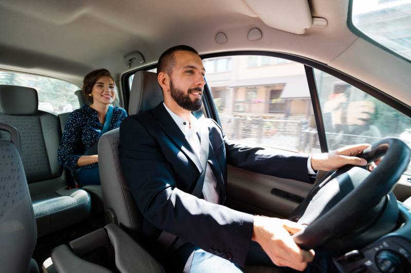 Profité de votre évènement personnel ou professionnel  avec l'option chauffeur chez Daily Gest 