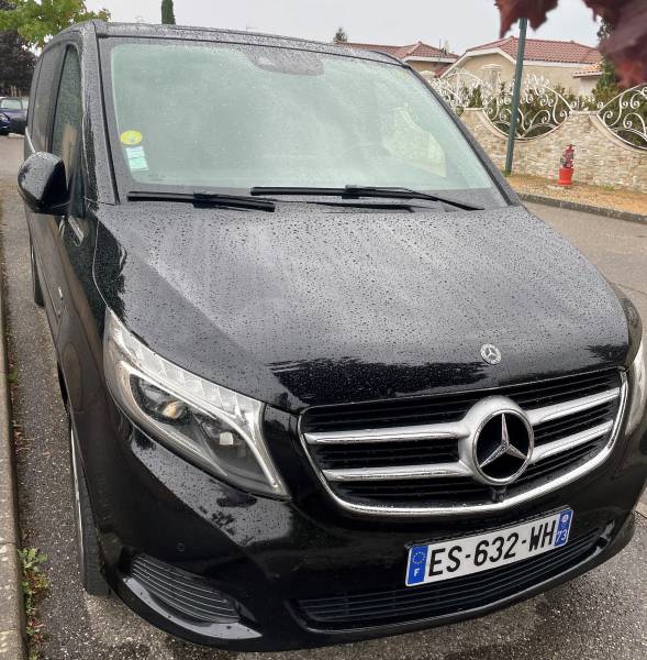 louer un class V250 pour vos séminaire d'entreprise à Lyon et ces alentours