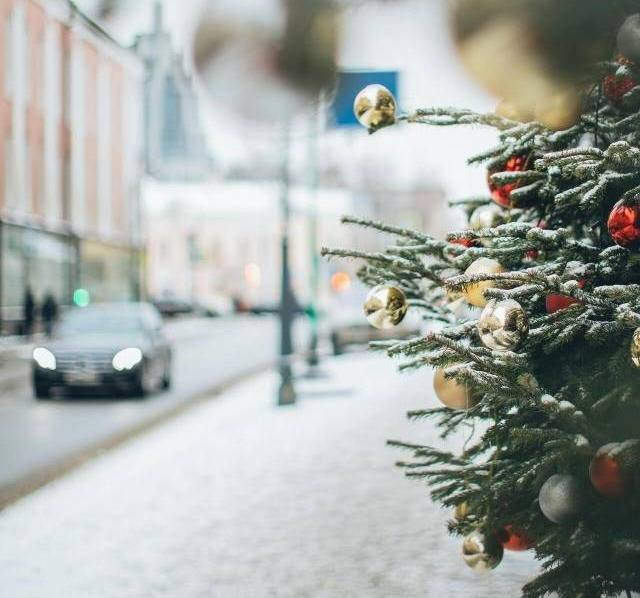 Location de voiture de luxe à Lyon : Pendant votre visite pour le marché de noël, la fête des lumières et les évènements aux alentours.